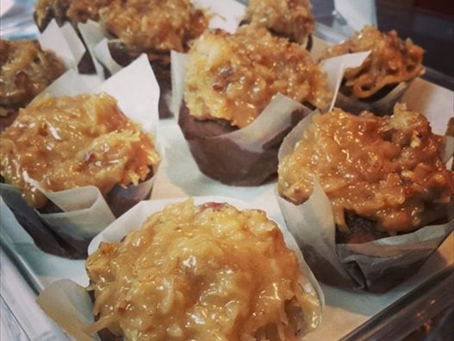 GERMAN CHOCOLATE CUP CAKES GLUTEN FREE